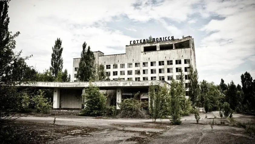 Zełenski przypomina o rocznicy katastrofy w Czarnobylu. "Dziś działania Rosji grożą ludzkości"