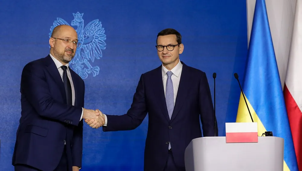 Premier: Wolna Ukraina broni wartości twórców Konstytucji