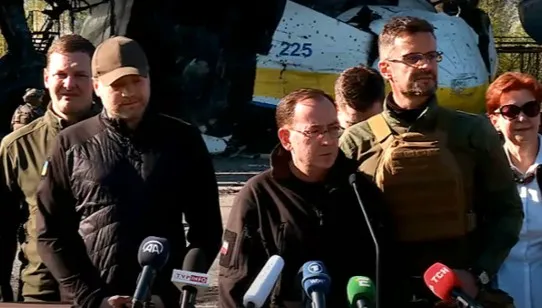 Kamiński w Hostomlu. Wręczył ministrowi szablę