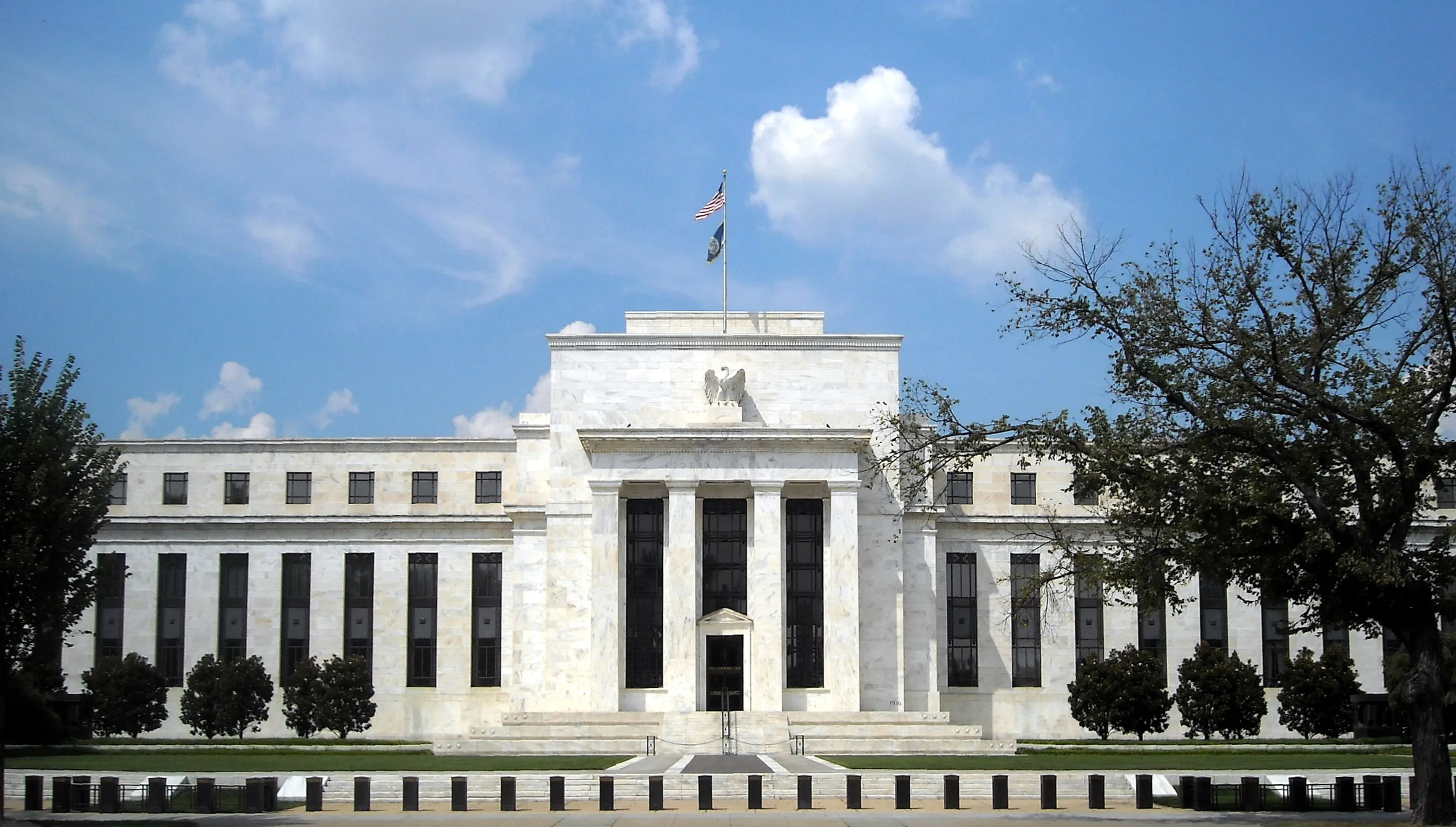 FED w raporcie o dużych zagrożeniach dla globalnych finansów