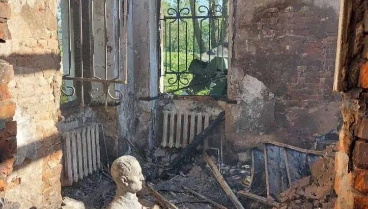 "Kradną sedesy, a przydałoby im się lustro"