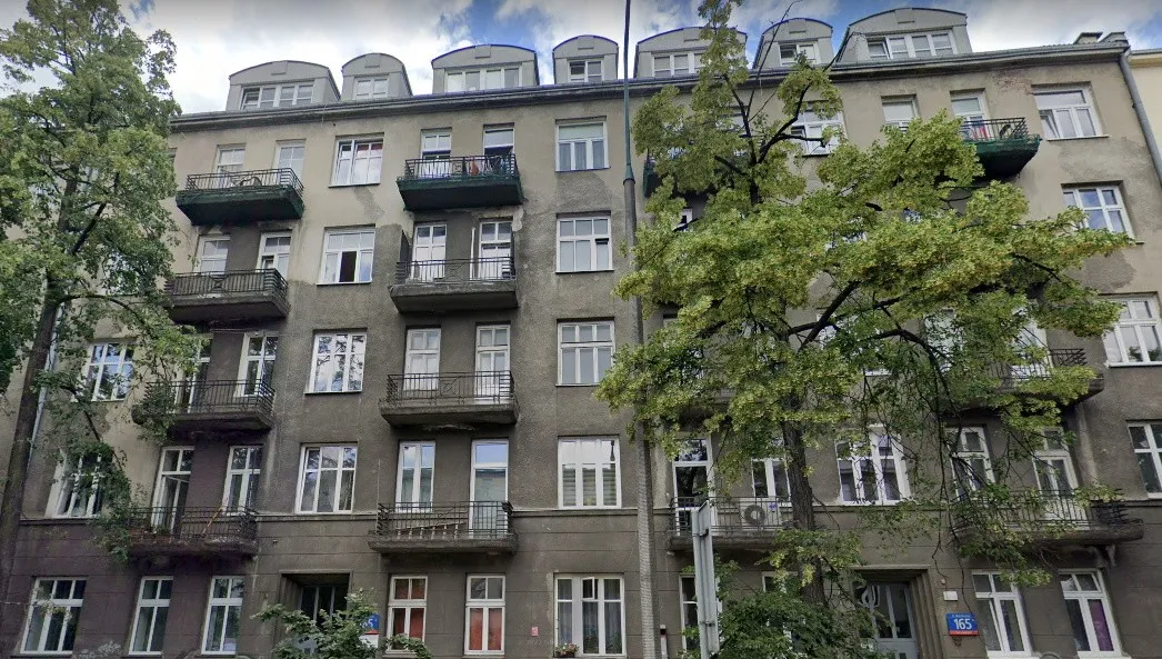 Pożar warszawskiej kamienicy ugaszony