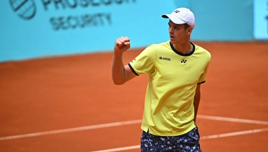 Hubert Hurkacz z pewnym awansem we French Open. Polak pokonał włoskiego kwalifikanta
