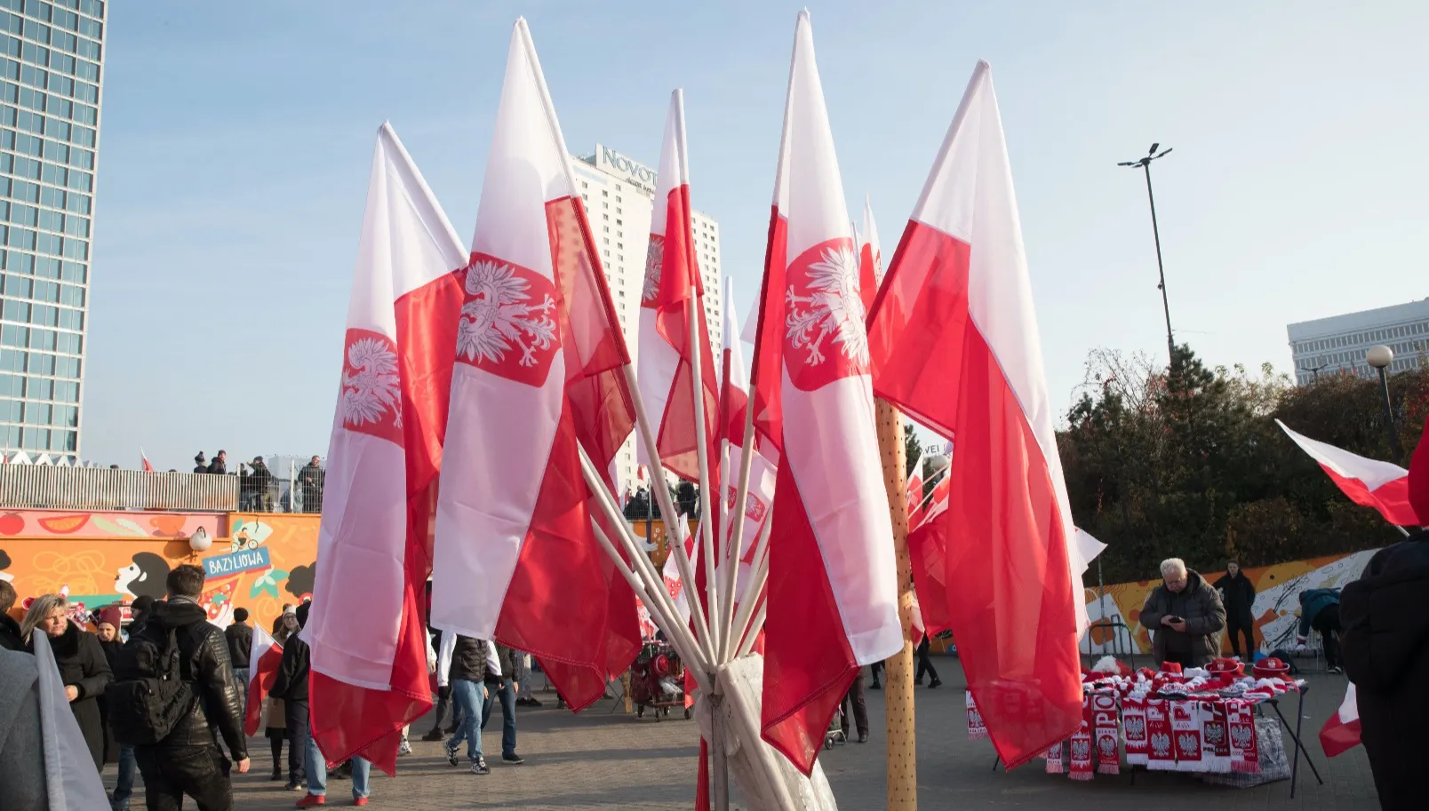 Lisiewicz ostro o realistach: wiedzą, ile zdrożała benzyna. Nie rozumieją, ile warta jest niepodległość