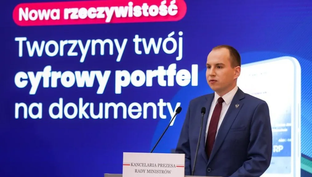 Aplikacja mObywatel będzie zrównana z dowodem osobistym. Rząd planuje ułatwienia