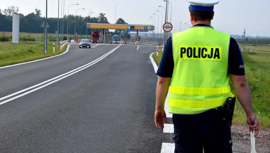 Policja zatrzymała kolejnych tzw. kurierów migrantów