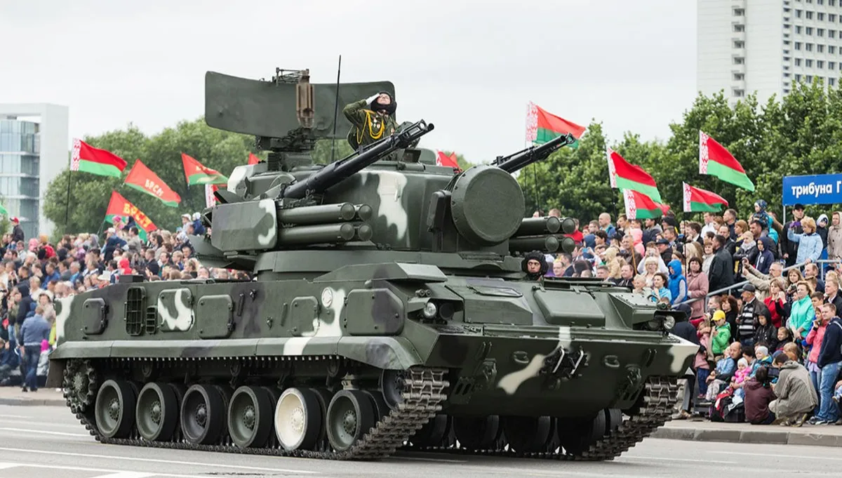 Białoruskie wojsko ćwiczy "przechodzenie z czasu pokoju na czas wojny". Są plany zwiększenia armii