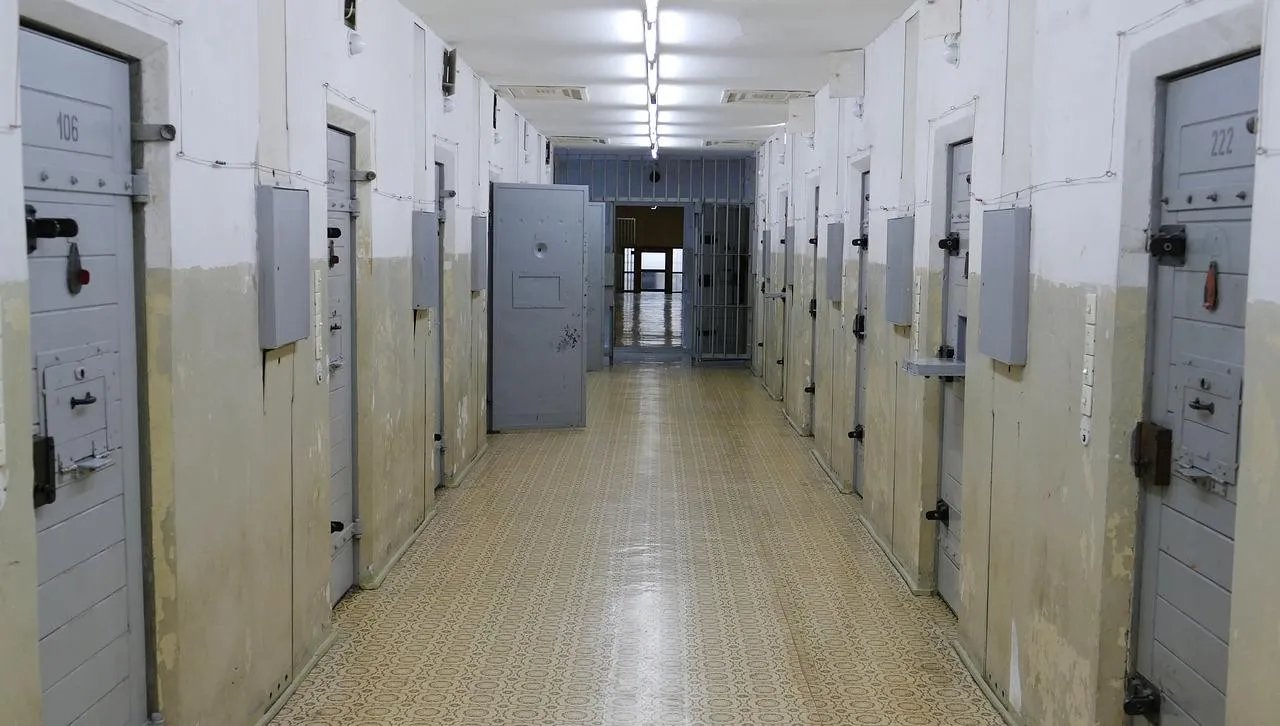 Zabił kobietę, trafił do aresztu. Tragicznej nocy podejrzany pił z nią alkohol