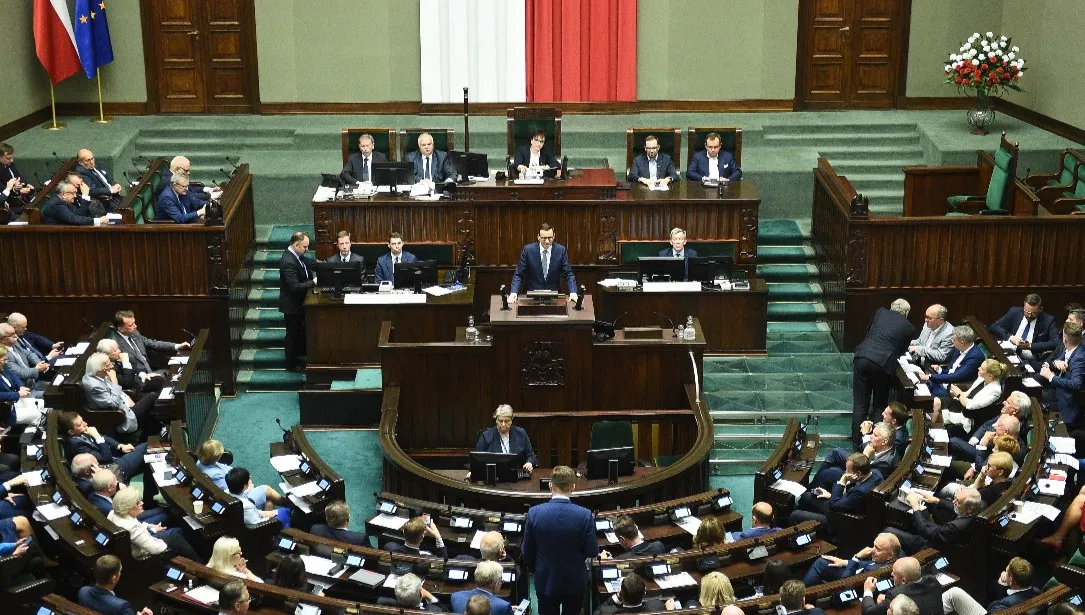 Zjednoczona Prawica, KO, Lewica, Hołownia... Jak rozkładają się sympatie wyborcze? SPRAWDŹ nowy sondaż