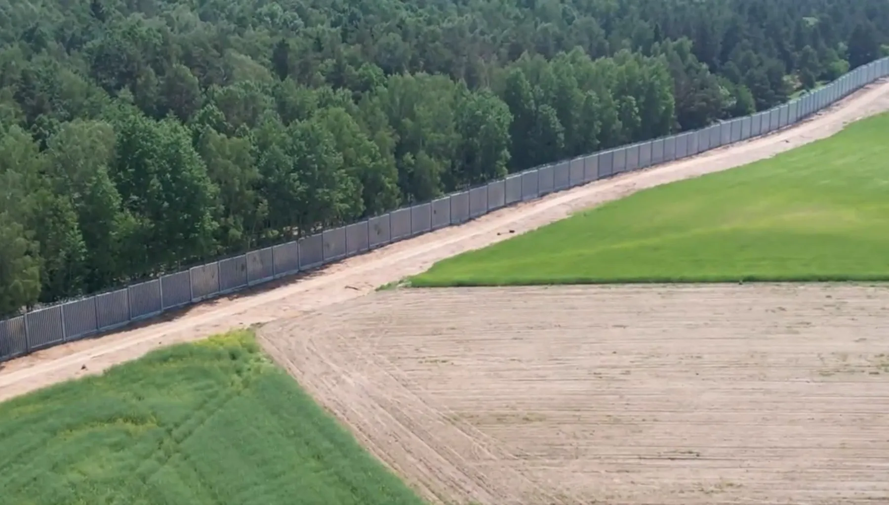 Pierwsze odcinki zapory na granicy z Białorusią odebrane! Prace mają skończyć się jeszcze w czerwcu