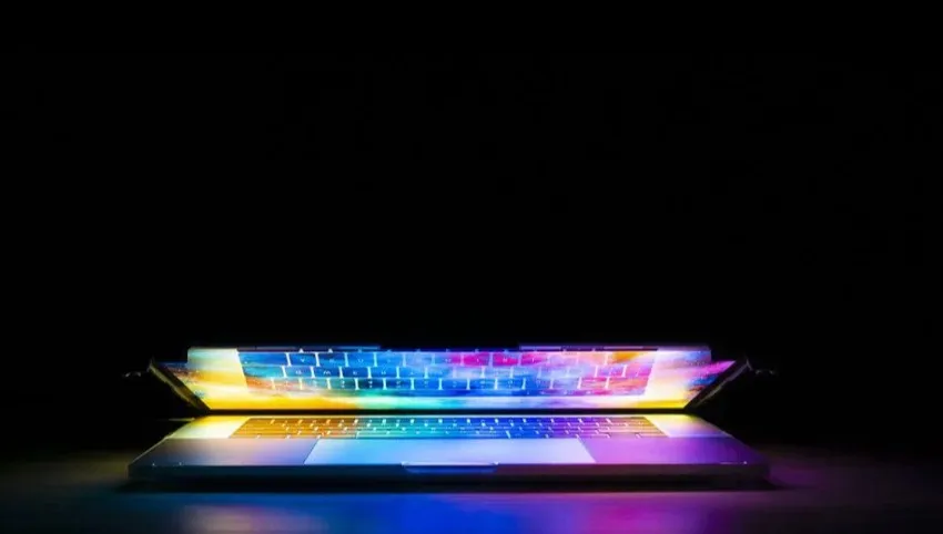 Łączą taktyki KGB z nowymi technologiami. Tak Rosjanie prowadzą cyfrową wojnę