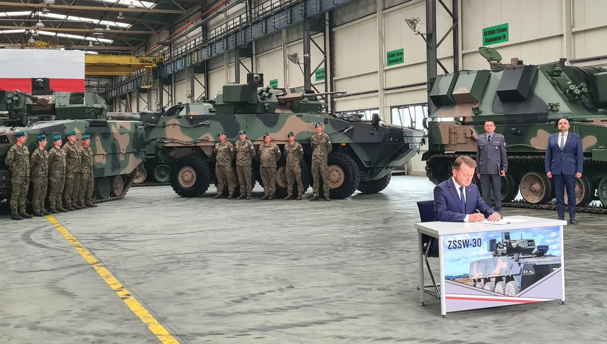 Nowe systemy wieżowe dla Rosomaków. Minister Błaszczak zatwierdził umowę