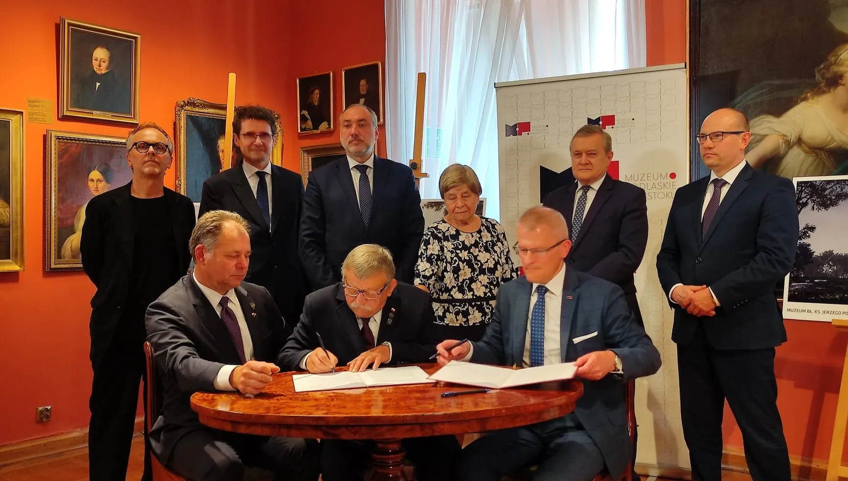 "Jest on autorytetem na obecne czasy". Minister kultury o utworzeniu Muzeum ks. Popiełuszki