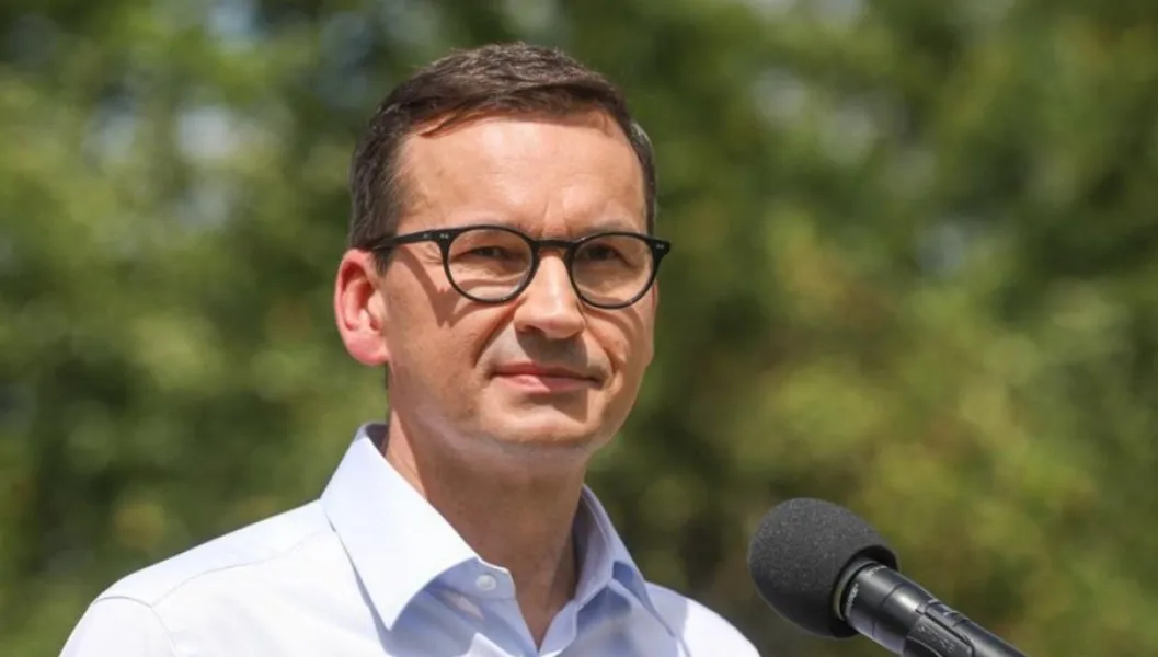 "Z inflacją jest jak z Tuskiem - przybyła z zagranicy i przeszkadza". Premier ostro o liderze PO