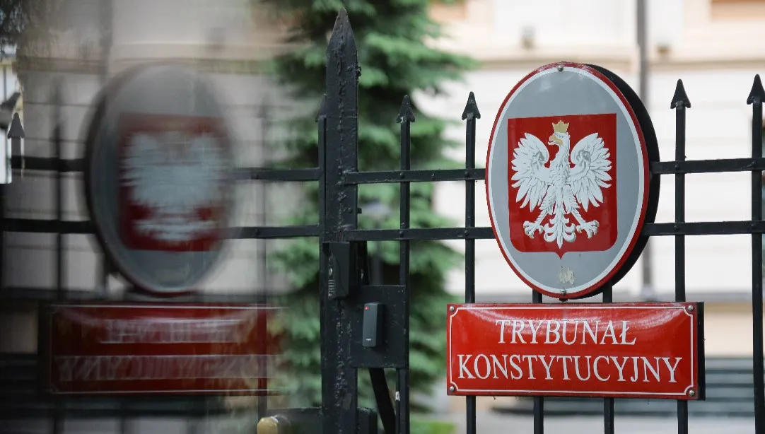 Ta definicja jest "jasna i konstytucyjna". Trybunał Konstytucyjny jednogłośny