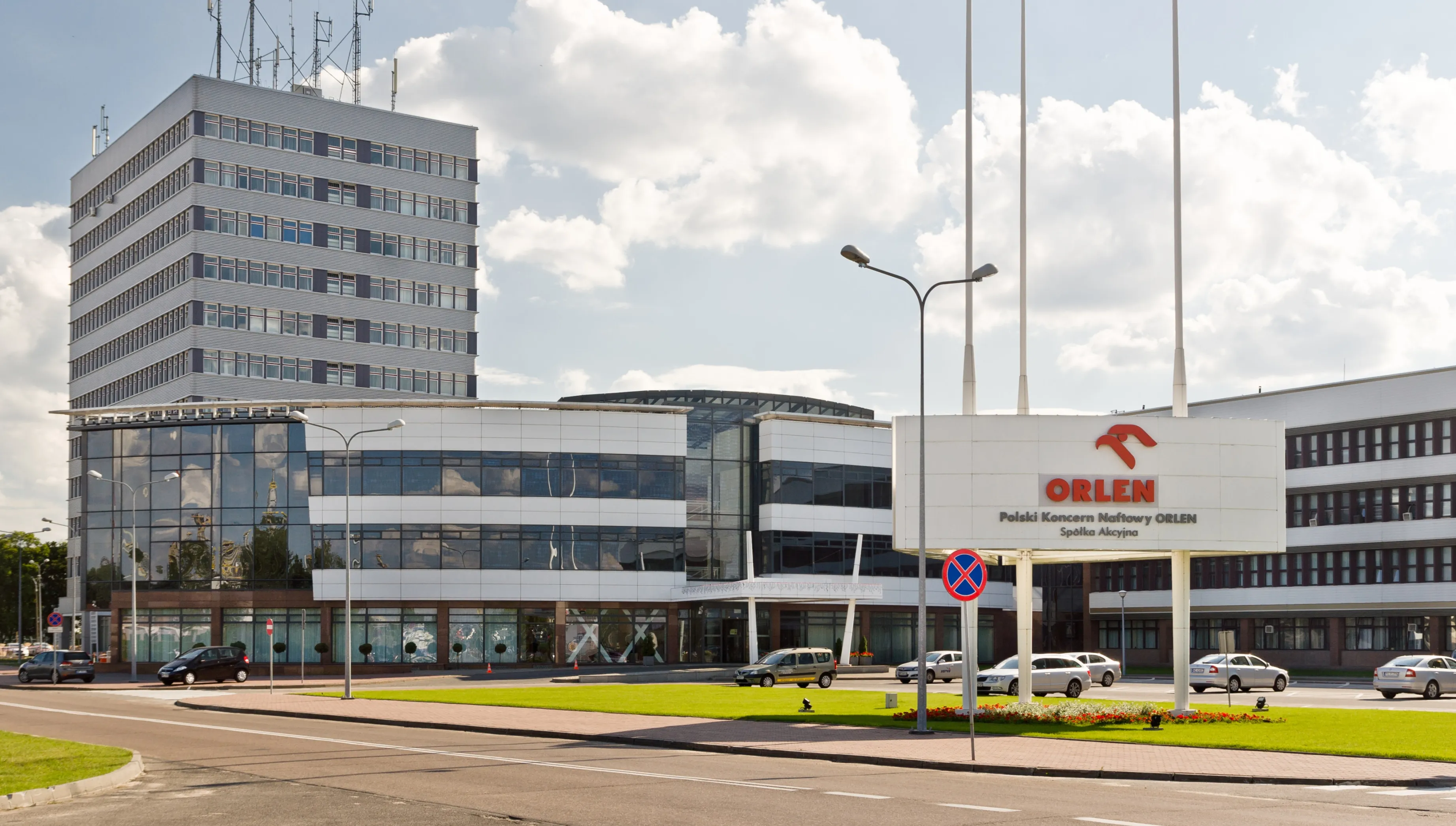 Nadzwyczajne Walne Zgromadzenie PKN Orlen poparło połączenie z Grupą Lotos