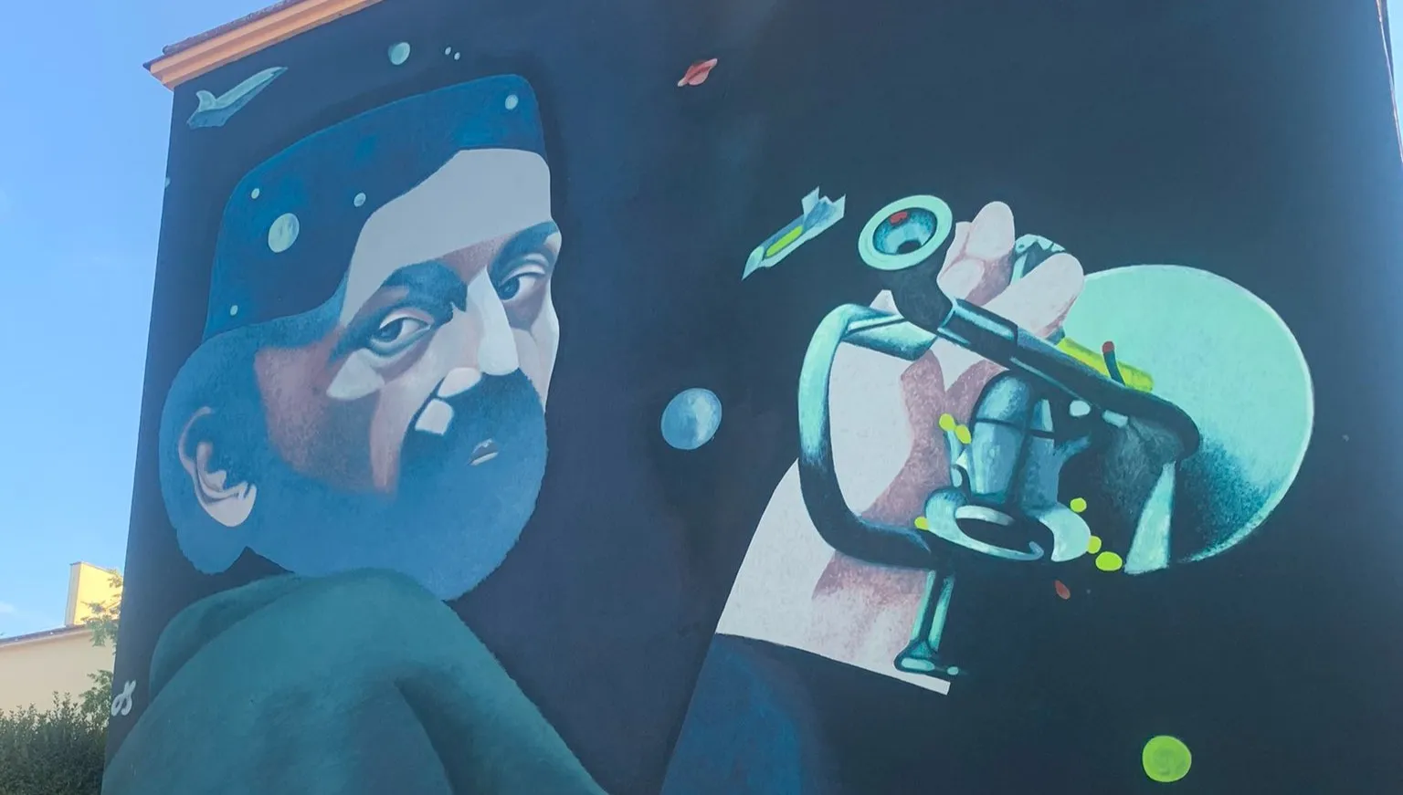 W rozwoju jazzu - zawsze w awangardzie. Odsłonięto mural przedstawiający Tomasza Stańkę