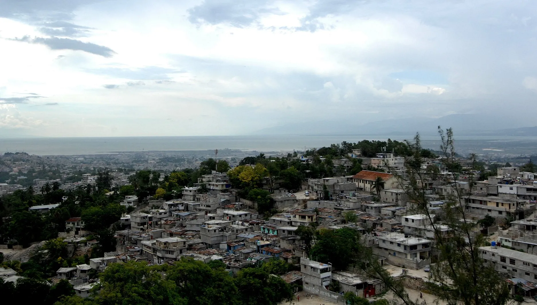 Wojna gangów w stolicy Haiti. W ciągu 10 dni zginęło ponad 200 osób