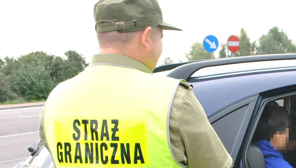 Kurierzy nielegalnych imigrantów w rękach strażników!