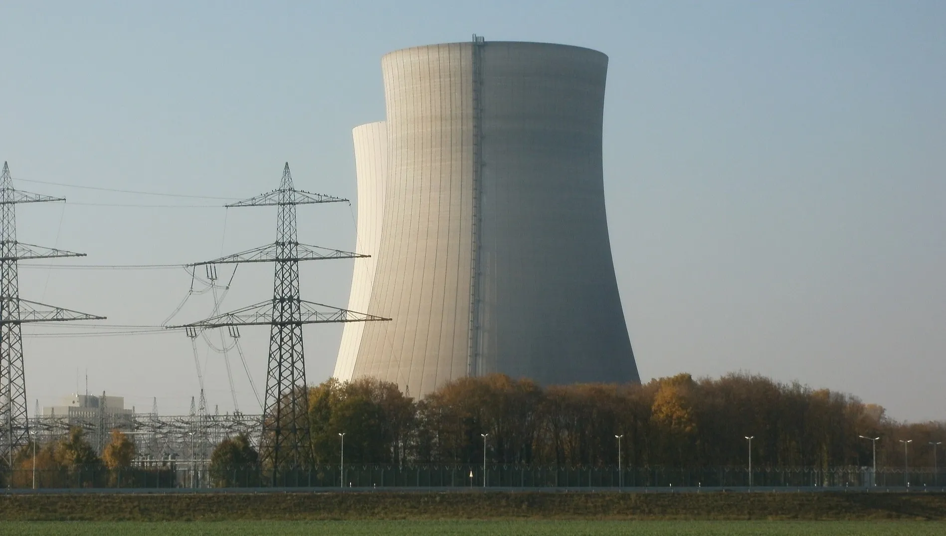 Maleje przeciwników elektrowni jądrowych. Większość Polaków już jest „za”