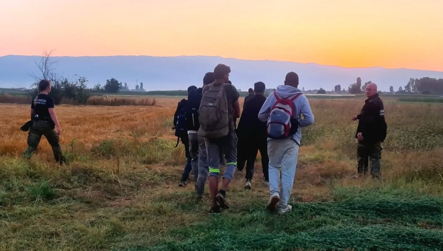 Nie tylko podwożą migrantów pod granicę. Białoruskie służby niszczą też ogrodzenie