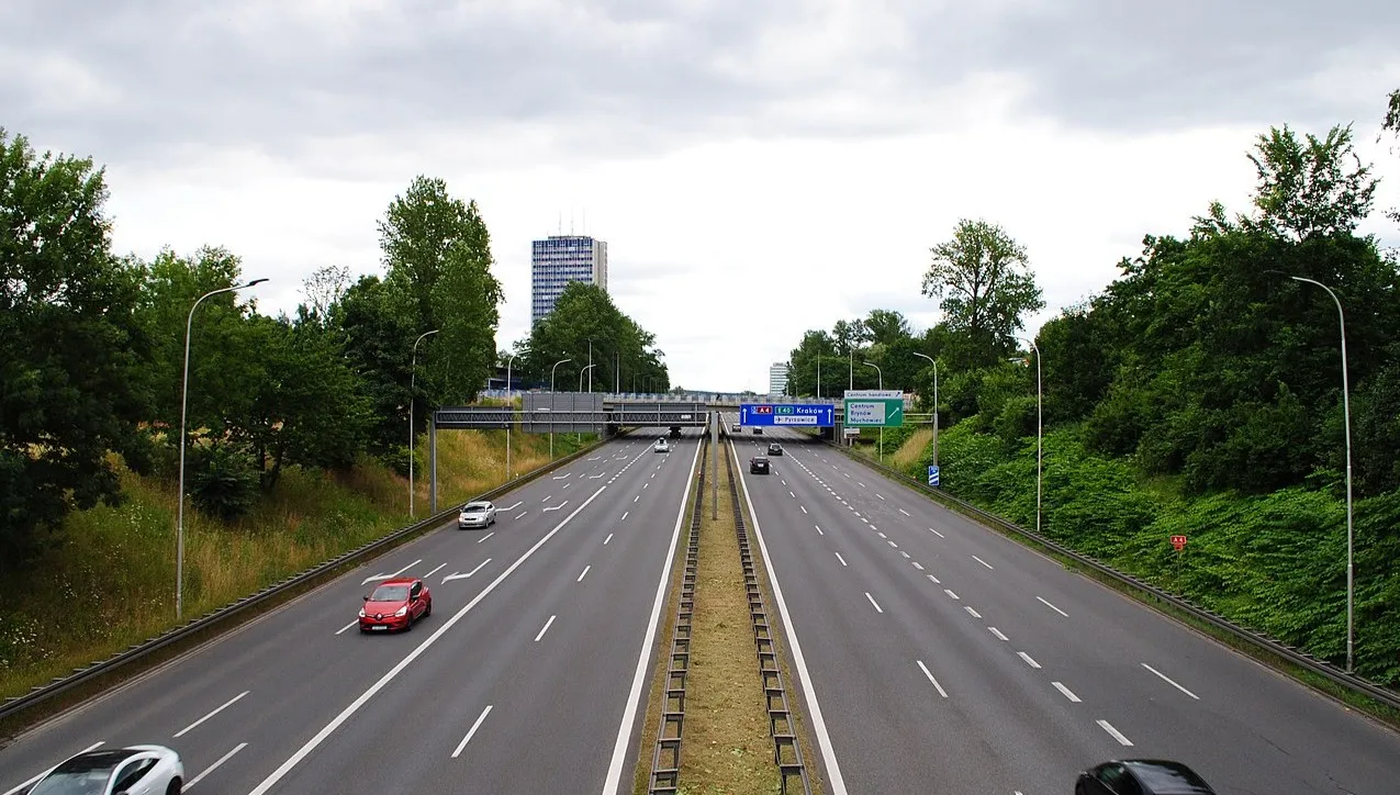 Rząd wprowadza tymczasowe odstępstwa od czasu pracy kierowców