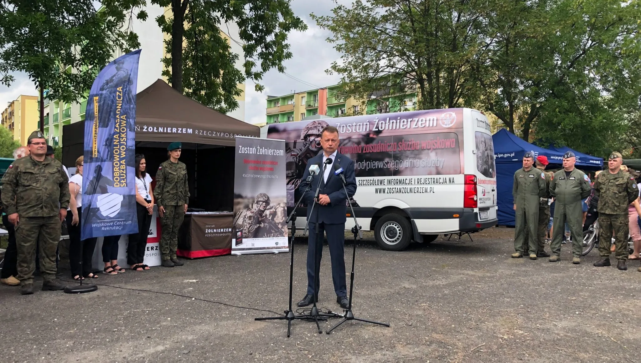 "Będziemy wzmacniać nasze siły zbrojne, nasze lotnictwo". Szef MON o inwestycjach w polską armię