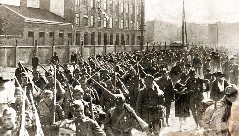 102 lata temu "Cud nad Wisłą", teraz przed Rosją broni się Ukraina