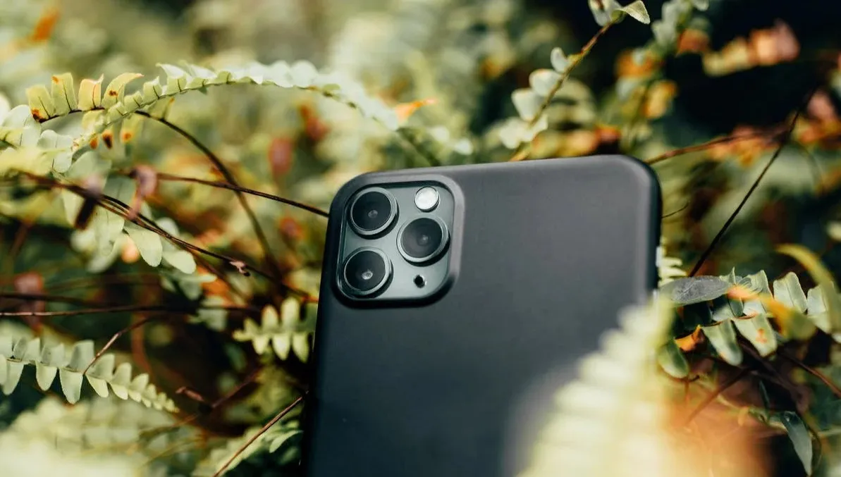 Producent filmowy z USA zgubił na Warmii telefon. Policjantki znalazły go dzięki GPS