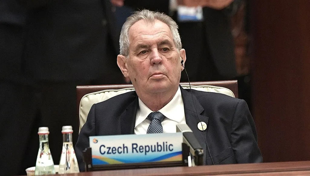 Wyniosła kuratela Brukseli i pouczanie - nie do przyjęcia. Prezydent Czech potępił ataki na Polskę i Węgry