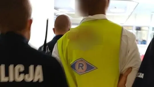 38-latek udawał... policjanta drogówki
