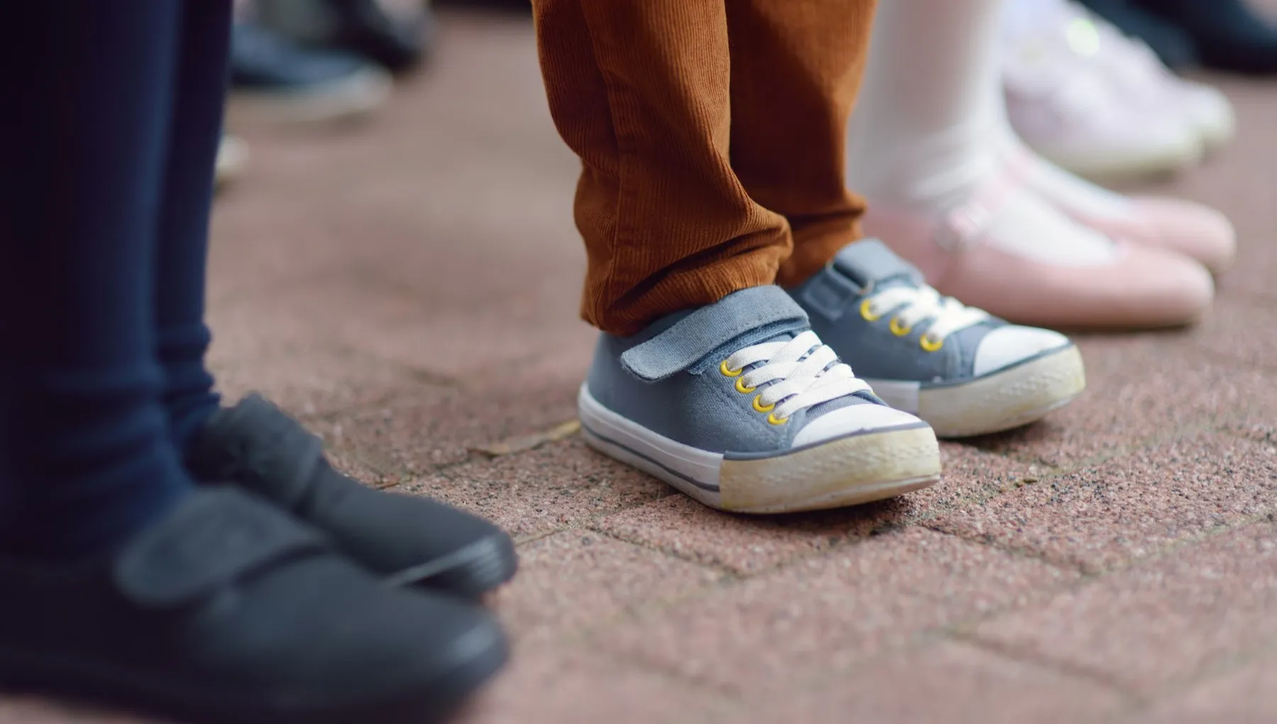 3 porady, jak właściwie dobrać obuwie dla dziecka