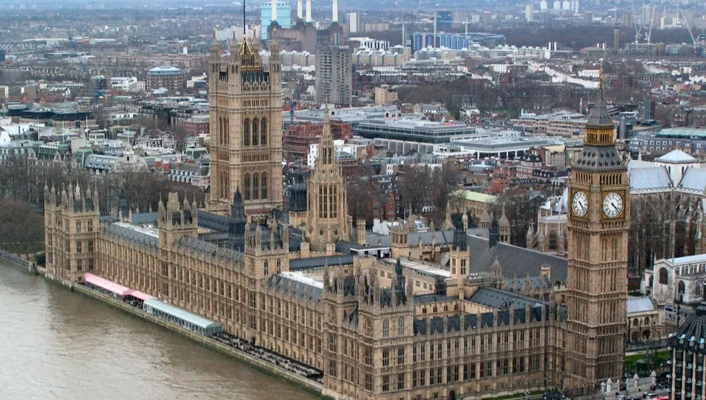 Trumna z ciałem królowej wystawiona od środy w Pałacu Westminsterskim