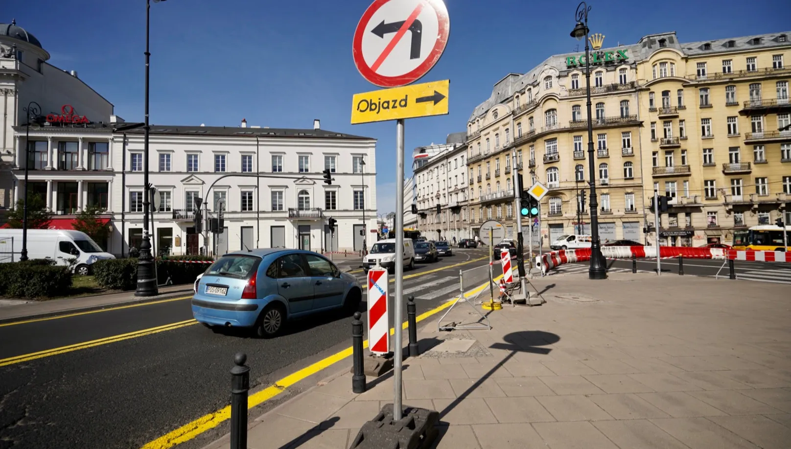 Remont placu Trzech Krzyży paraliżuje centrum Warszawy