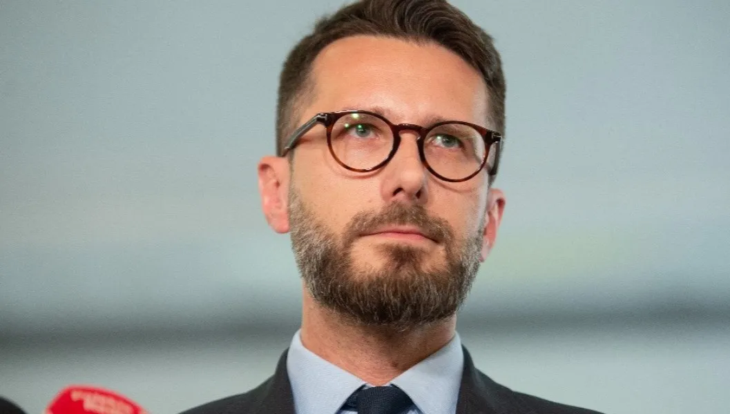 Rzecznik PiS: musimy wątpliwe sprawy przecinać szybko