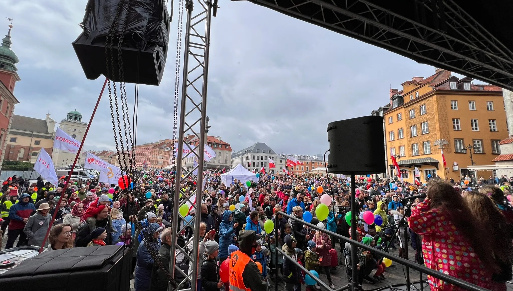 "I ślubuję Ci". Ulicami Warszawy przeszedł Narodowy Marsz dla Życia i Rodziny [WIDEO]