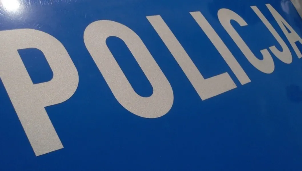 Pijany uciekał przed policją. Wiózł 7-letnią córkę