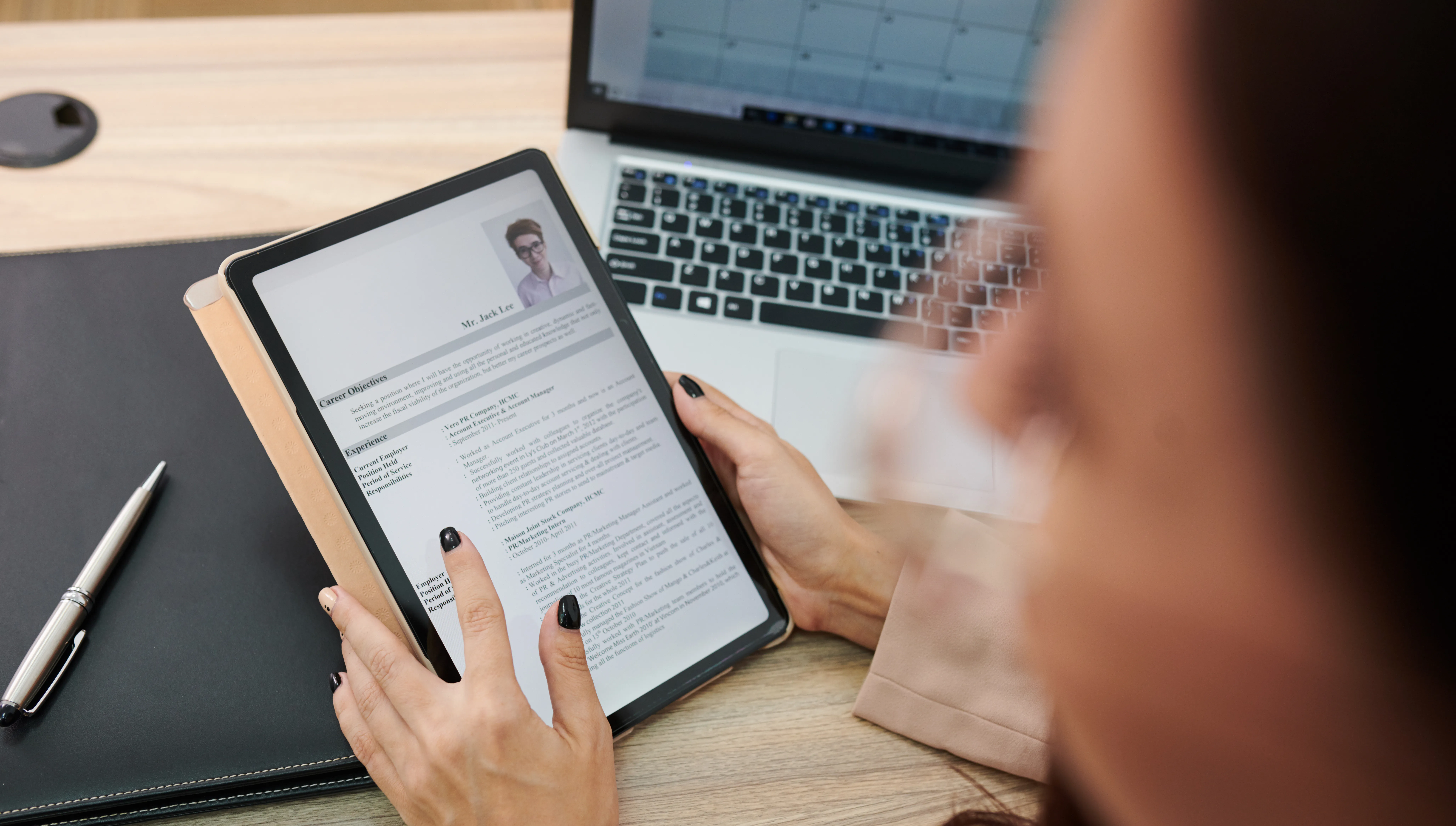 Kłamstwa w CV –  jakie są ich konsekwencje i czy można wybrnąć z sytuacji?