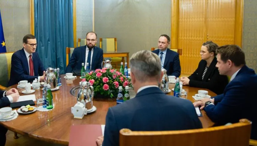 Morawiecki spotkał się z Trzaskowskim. Premier o gwarancie rozwoju, a wiceszef PO znów swoje