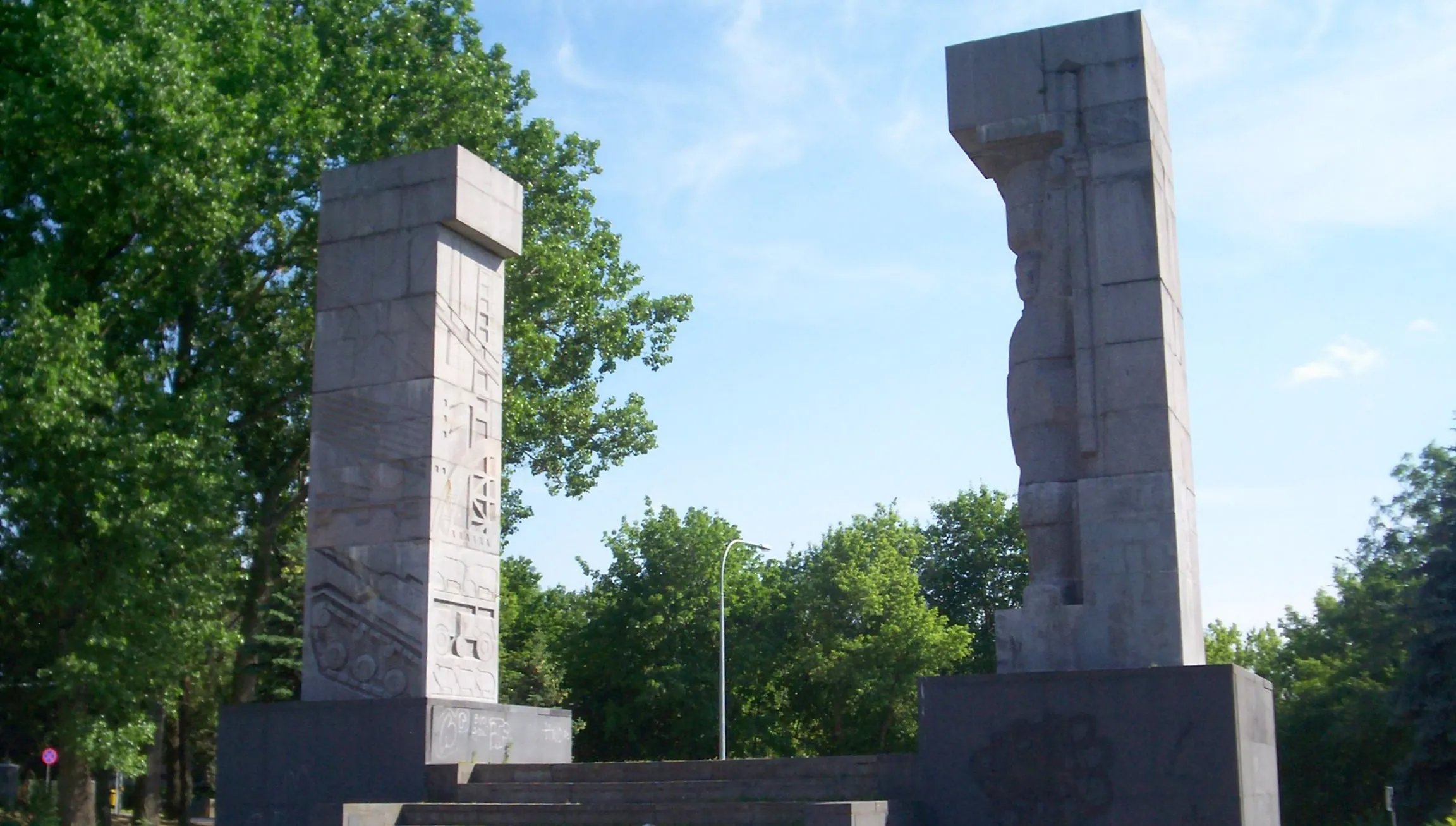 Prezes IPN w Olsztynie: Prezydent ma ostatnią szansę na akt przyzwoitości historycznej