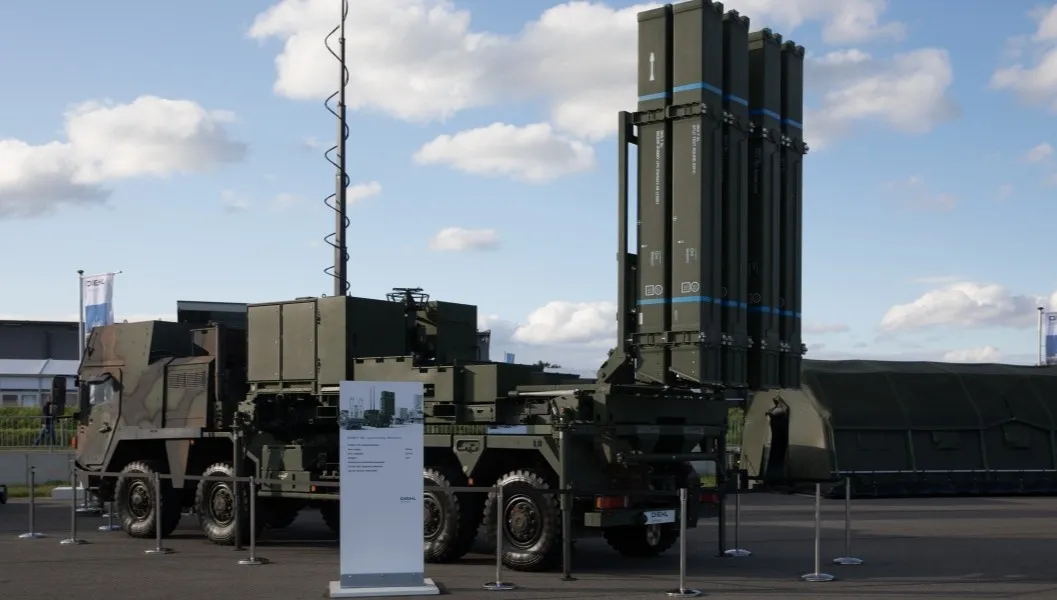 Jak w obronie sprawują się systemy IRIS-T? Premier Ukrainy: Zestrzeliwują dziewięć spośród dziesięciu rakiet wroga