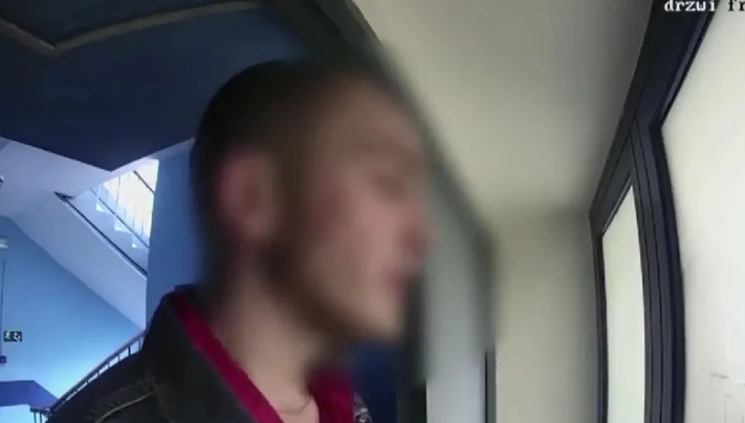  "Zaraz będziesz martwy". Agresywny 20-latek nie został przesłuchany ze względu na stan zdrowia