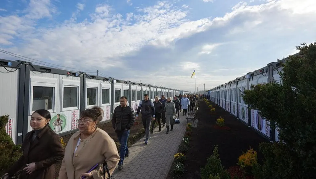 Pod Kijowem otwarto miasteczko modułowe