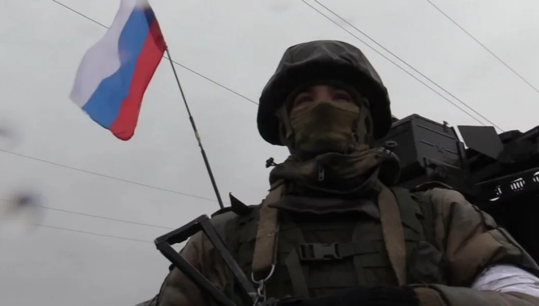 Nie zważają na sankcje. Korea Płn. szyje mundury dla Rosjan