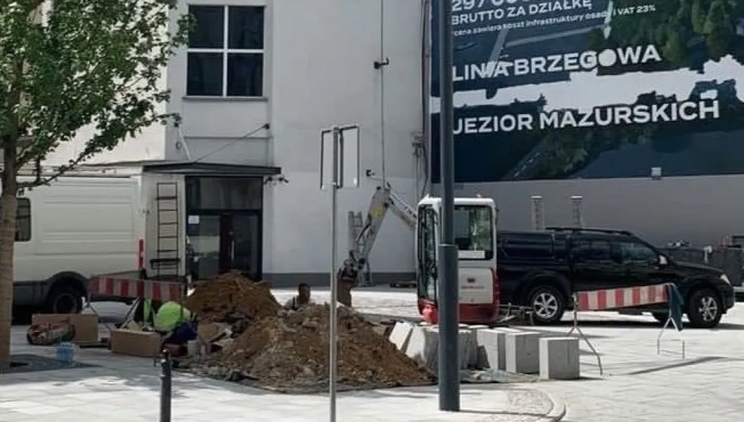 Była rewitalizacja za miliony złotych i otwarcie z pompą. A teraz... "Plac Pięciu Rogów stał się śmietnikiem pięciu rogów"