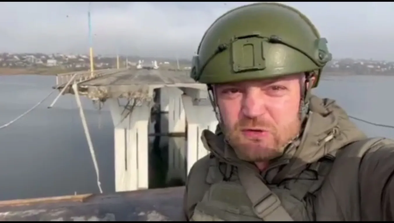 Rosjanie podczas odwrotu zniszczyli Most Antonowski przez Dniepr