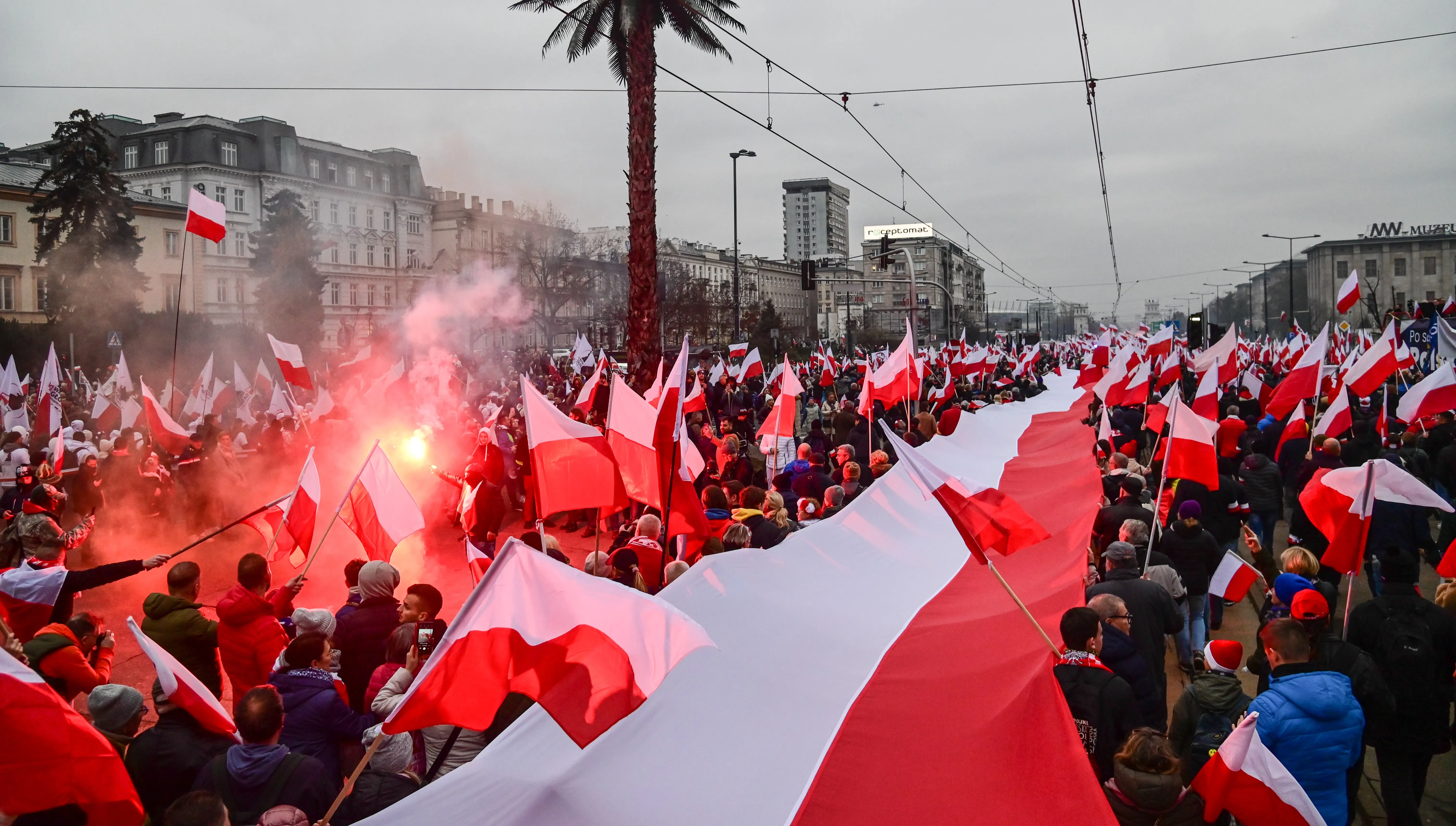 Policja podsumowała Marsz Niepodległości. "Uroczystości przebiegły nadzwyczaj spokojnie"
