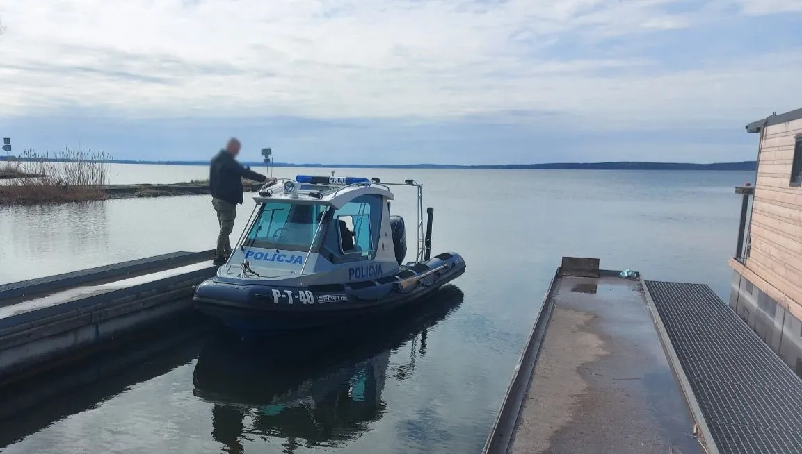 Wędkarz wypadł z pontonu na Wiśle. Trwają poszukiwania