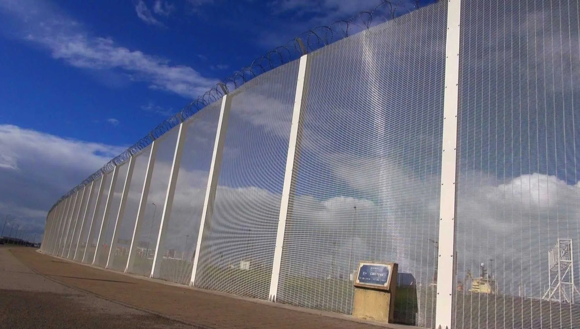 Paryż i Londyn zacieśniają współpracę ws. nielegalnych migrantów
