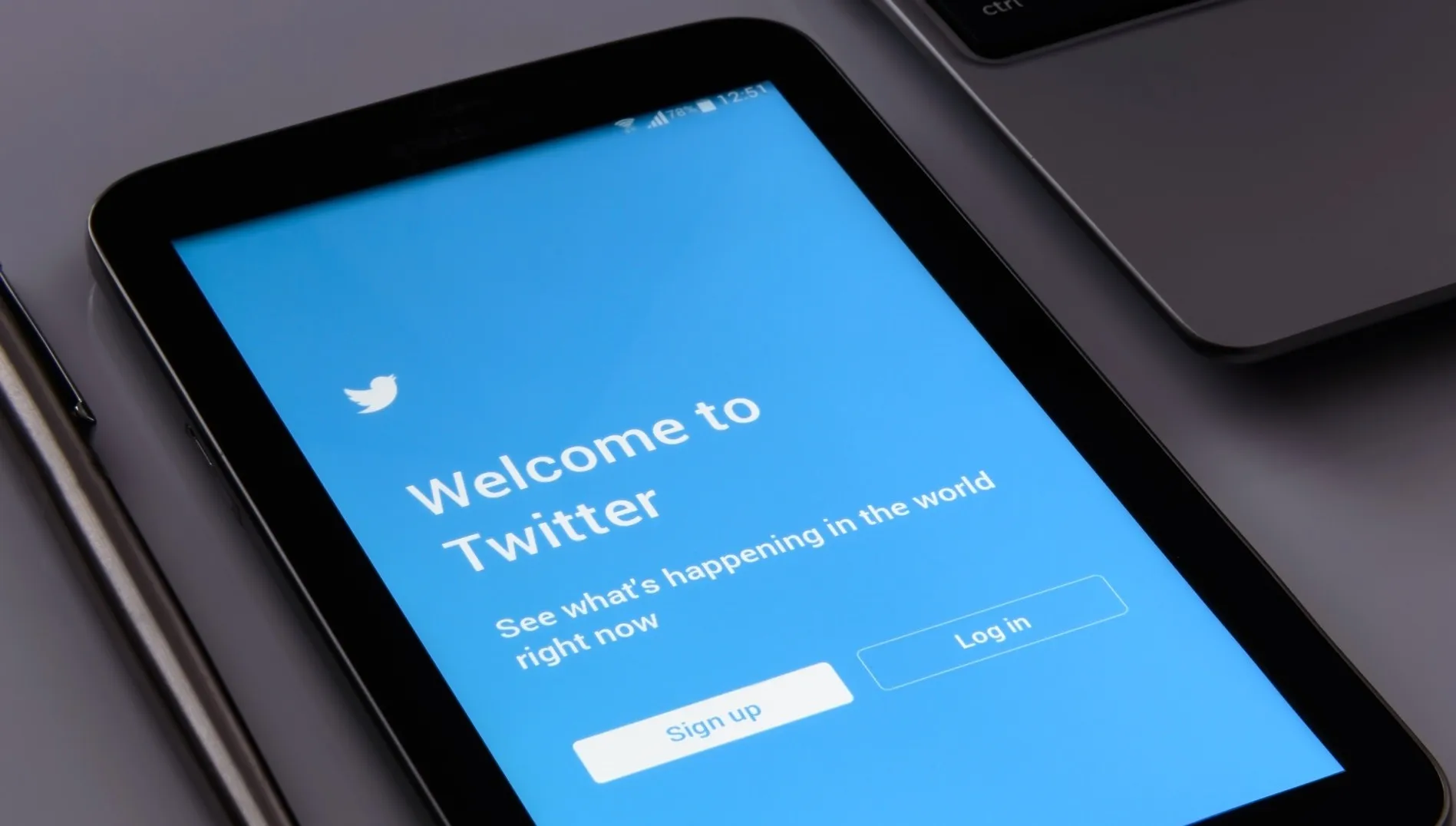 Twitter ma problem także z ochroną praw autorskich? W serwisie zaczęły pojawiać się... całe filmy